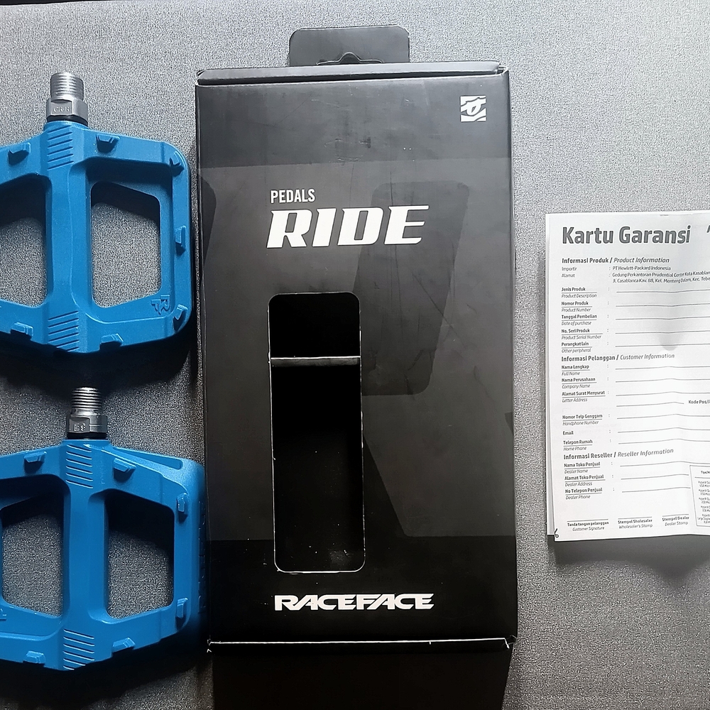 RaceFace Blue Pedals